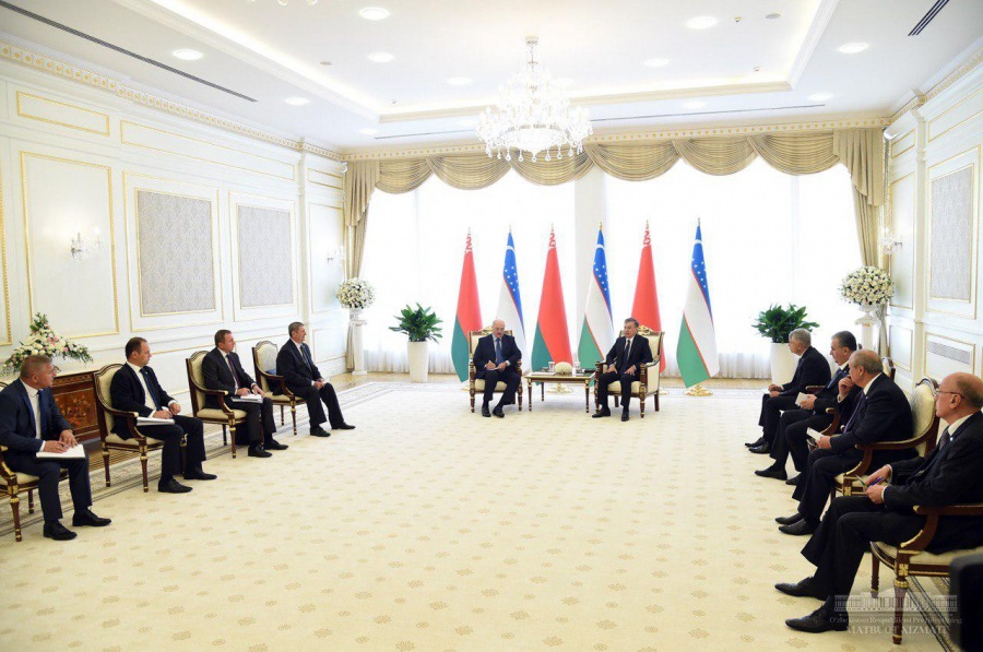 Александр Лукашенко пригласил Шавката Мирзиёева в Беларусь