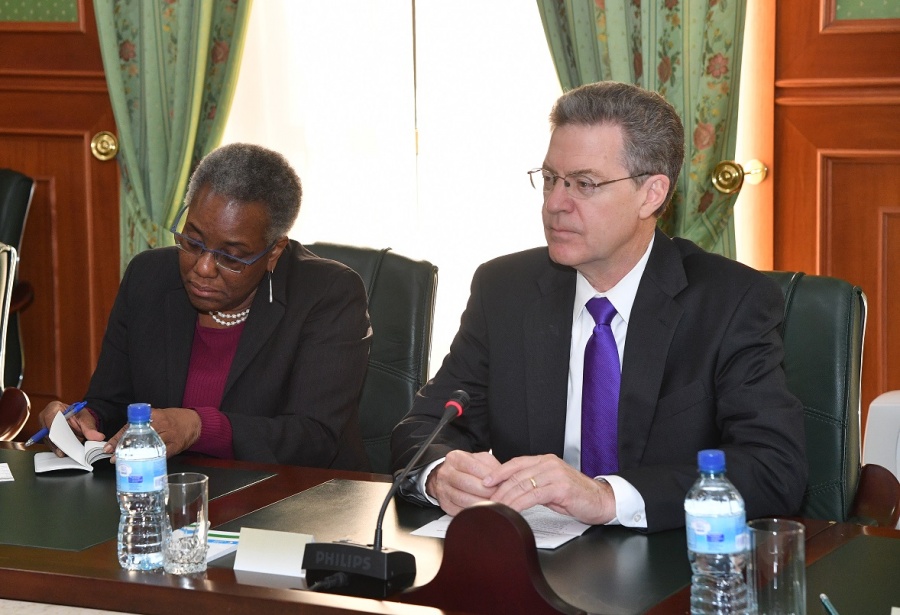 Meeting with the U.S. delegation.jpg