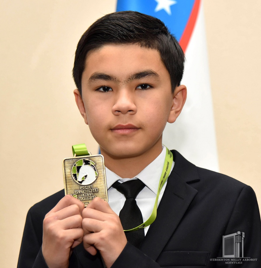 Uzbekistan awards its World Chess Olympiad winners