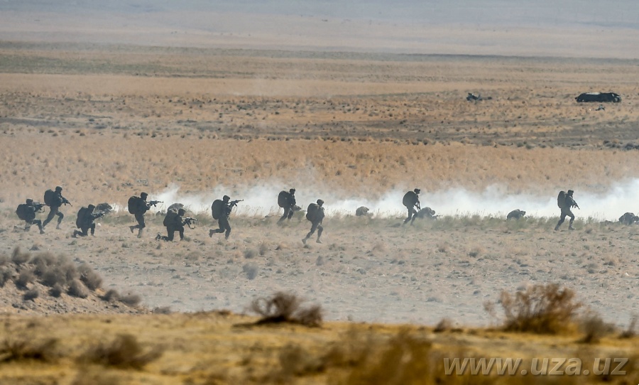 President Shavkat Mirziyoyev observed the operational-tactical exercises conducted at “Kattakurgon” training ground 