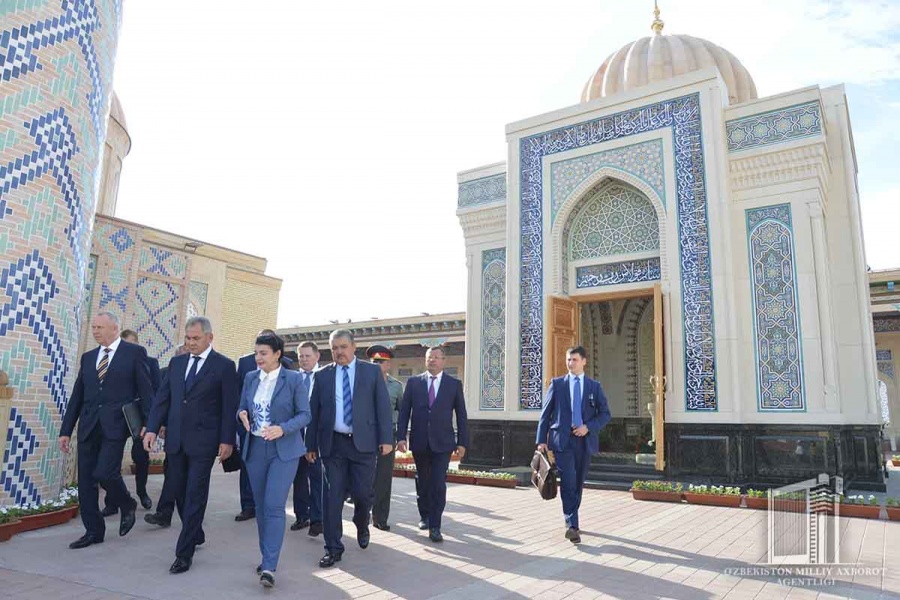 Minister of Defense of the Russian Federation got acquainted with historical monuments of Samarkand